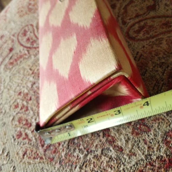 Gail DeLoach  ASIAPHILE Silk Clutch - Picture 13 of 16